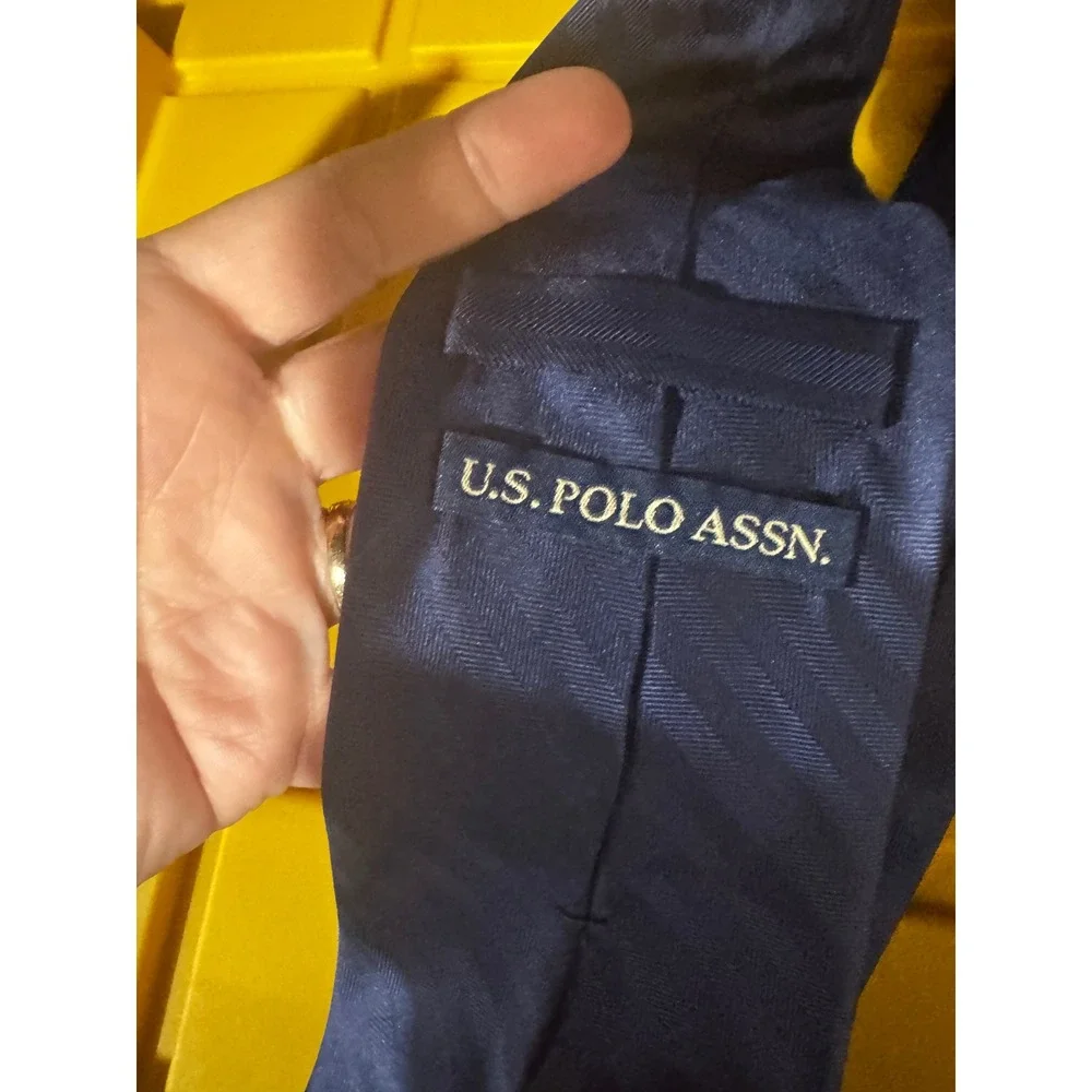 US Polo Assn Mens Navy Blue Tonal Stripe Herringbone Silk Blend Necktie Tie